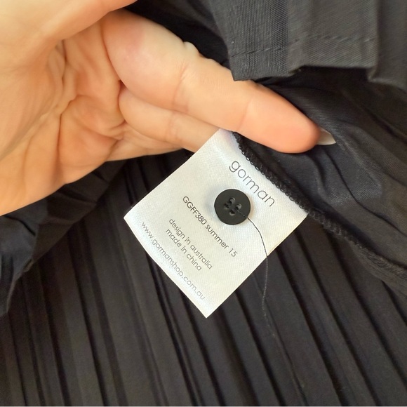 Gorman Black Pleated Cropped Tank Top 8 - Picture 3 of 5